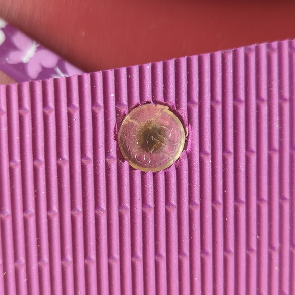 Vera Bradley (RETIRED) Flip Flops 9/10 - Picture 4 of 5